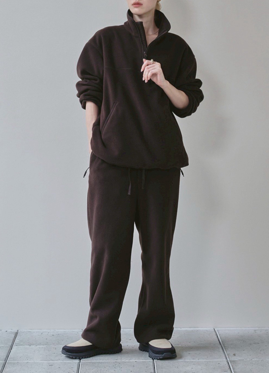 輕柔絨面半拉鍊上衣(附圍巾)